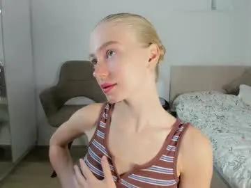 katysha_ — I'm back, your kateharrise, still the same soul, but stronger than ever #feet #cute #skinny #bigass #blonde // GOAL: hi [25 tokens left]
