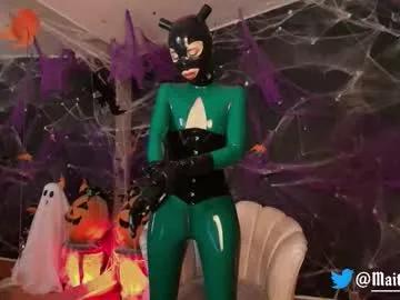 my_maite —  Kneel and wait + silent obedience [331 tokens left]  Shadows of Submission -- kneeling before you  #latex #bdsm #skinny #submissive  #feet