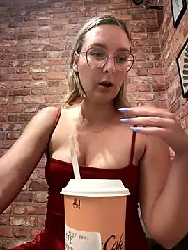 The_Snowwhitee — Naked in McDonald Last Tip Video!